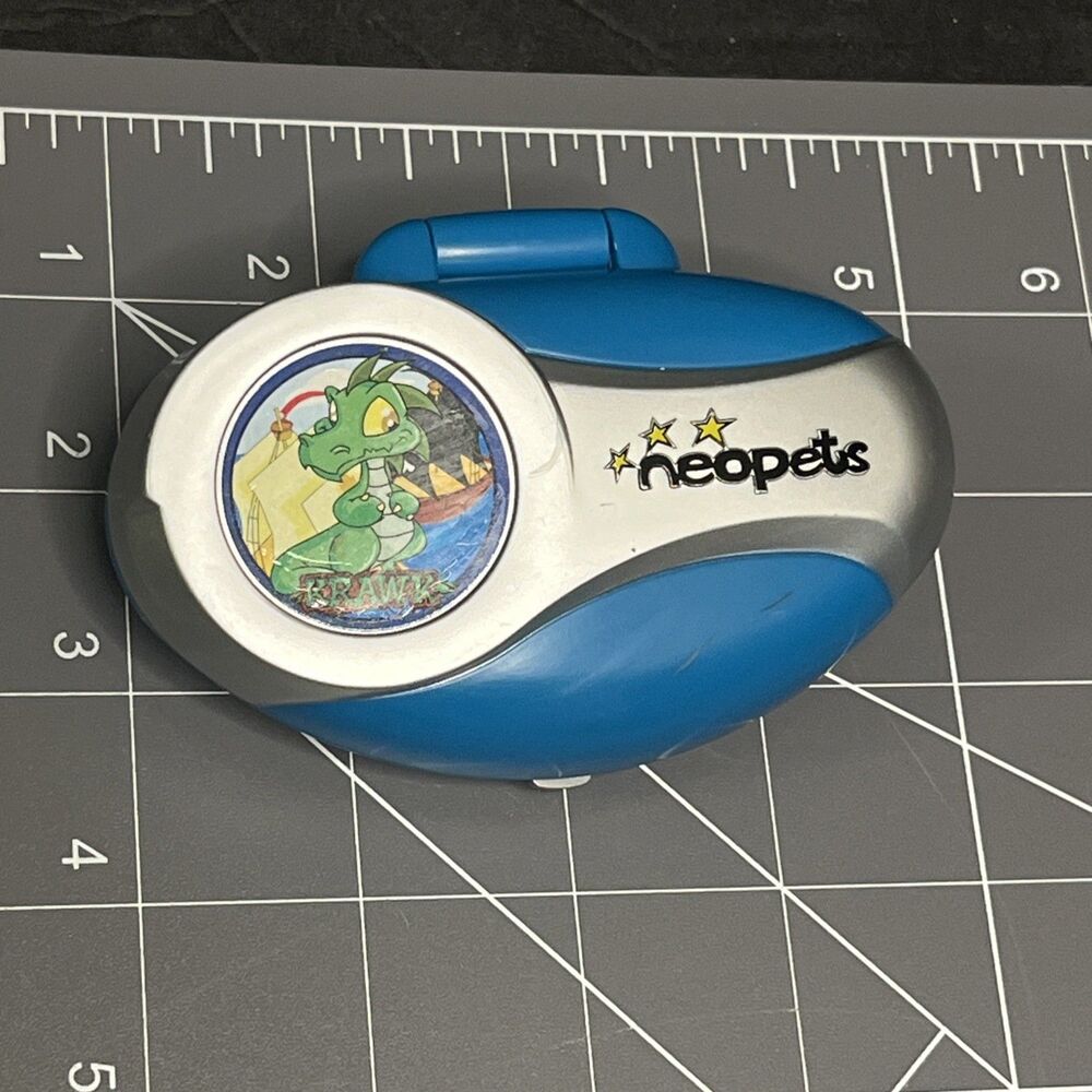 2002 Y2K Tiger Electronics Neopets Pocket Game Pet Krawk Works New Batteries